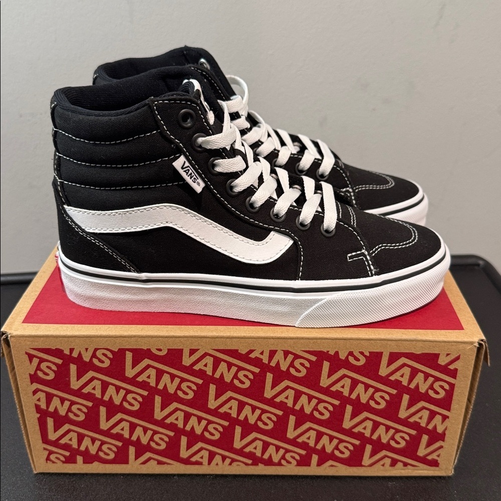 Vans Filmore Hi Black White Canvas High-Tops Sneakers Women Size 5.5 New NIB
